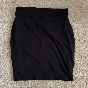 PrettyLittleThing Black Stretchy Skirt Size US 12 Pre-Owned